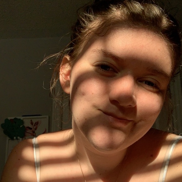 Meet your Posher, Kayla - Picture 1 of 1